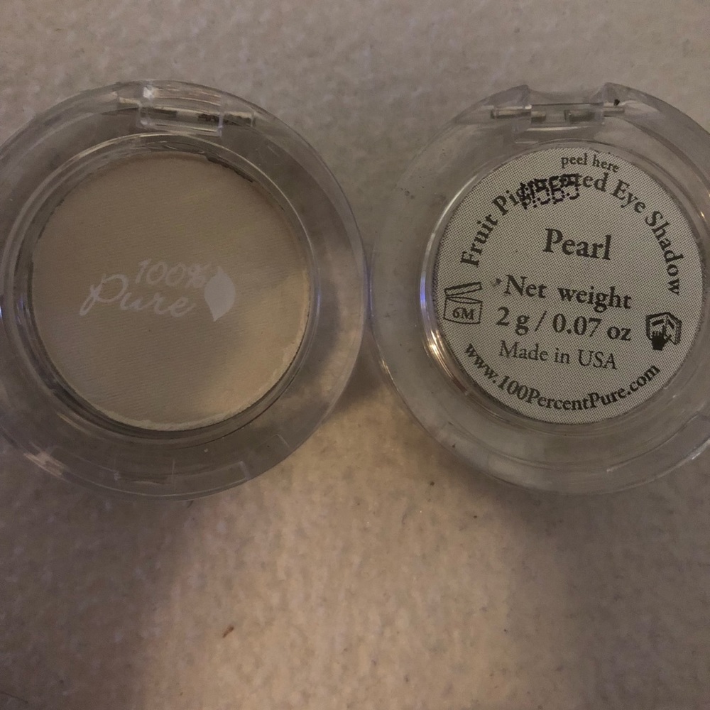 Fruit pigmented eye shadow